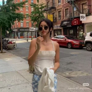 KOL Michelle Choi Wearing Minimalist Fashion in Neutral Tones